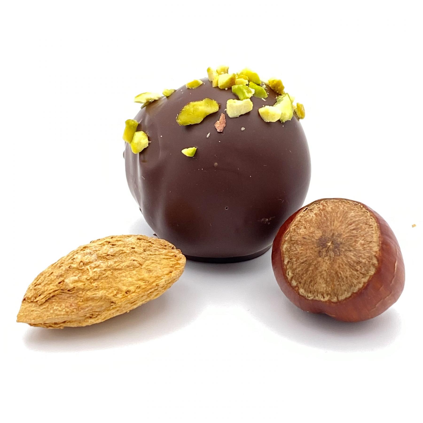 4 gro&szlig;e handgemachte XL Mozartkugeln mit zartschmelzender Belgischer ZartbitterSchokolade umh&uuml;llt