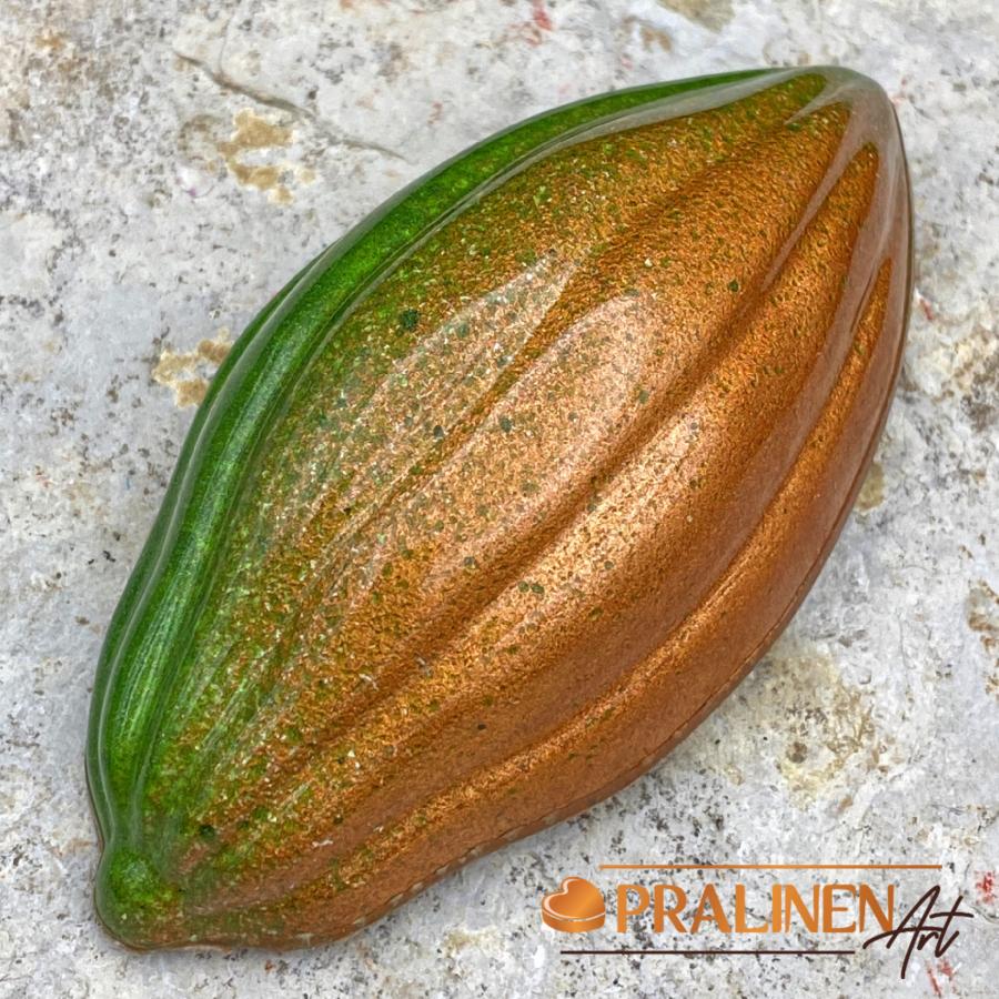 BohnElli - handgemachte Gro&szlig;praline mit Pistazienmarzipan und feinstem Haselnuss Gianduja-Nougat