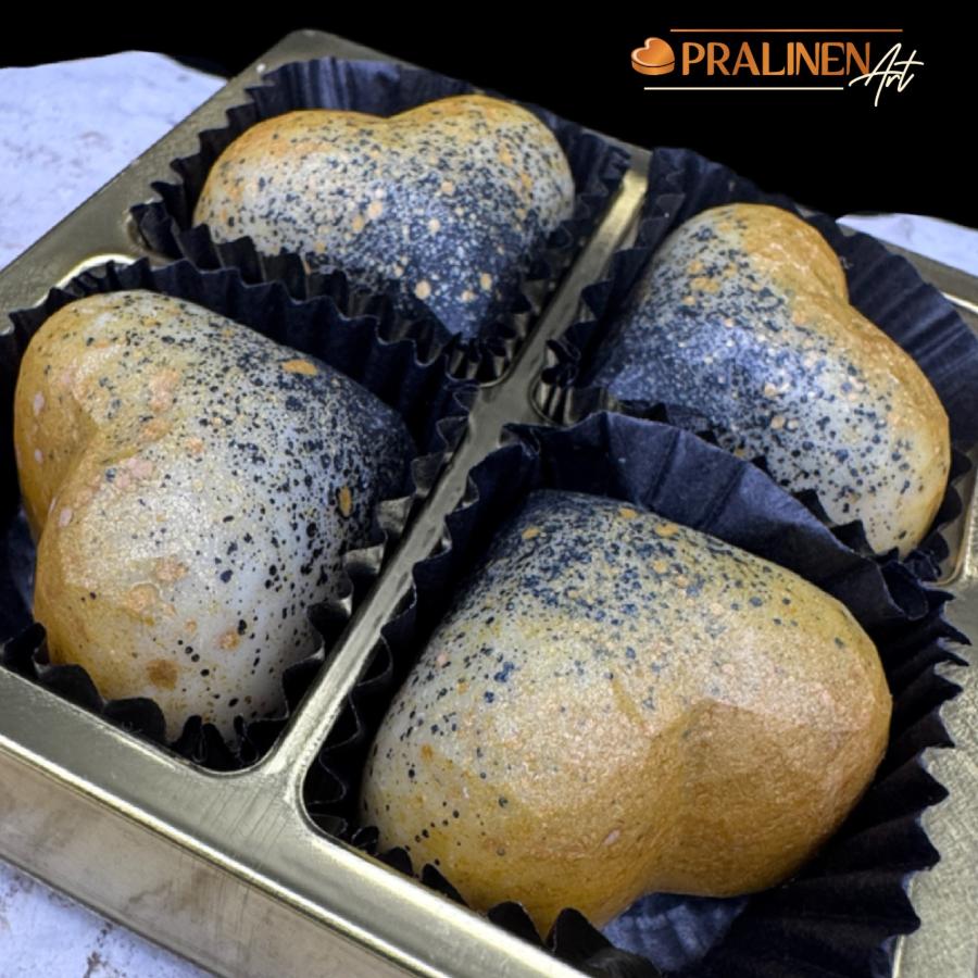 Pralinenart Black Hugo Pralinen mit Holunderblüte und schwarzer Johannisbeere 4 Pralinen