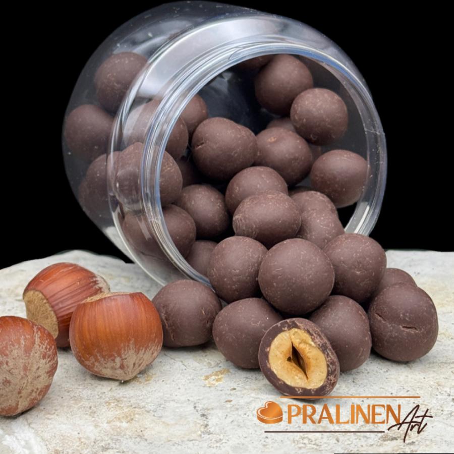 Knackige Piemonteser Haseln&uuml;sse in Schweizer Zartbitterkuvert&uuml;re | Edle Dragees von PralinenArt